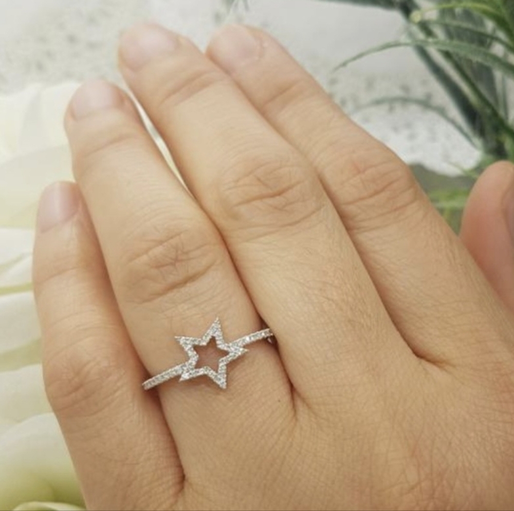 Dazzling Sterling Silver Star Ring - Picture 4 of 5
